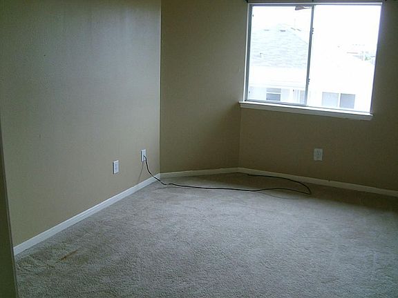 2nd image of 2518 Comal Dr
