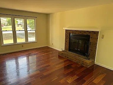 5th image of 232 Rosehaven Dr
