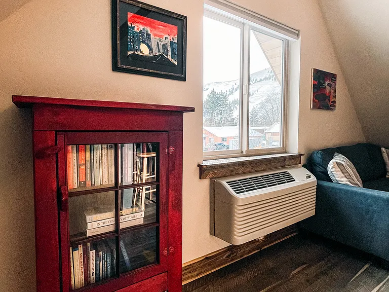 597 Iowa Ave #2B — Photo 8