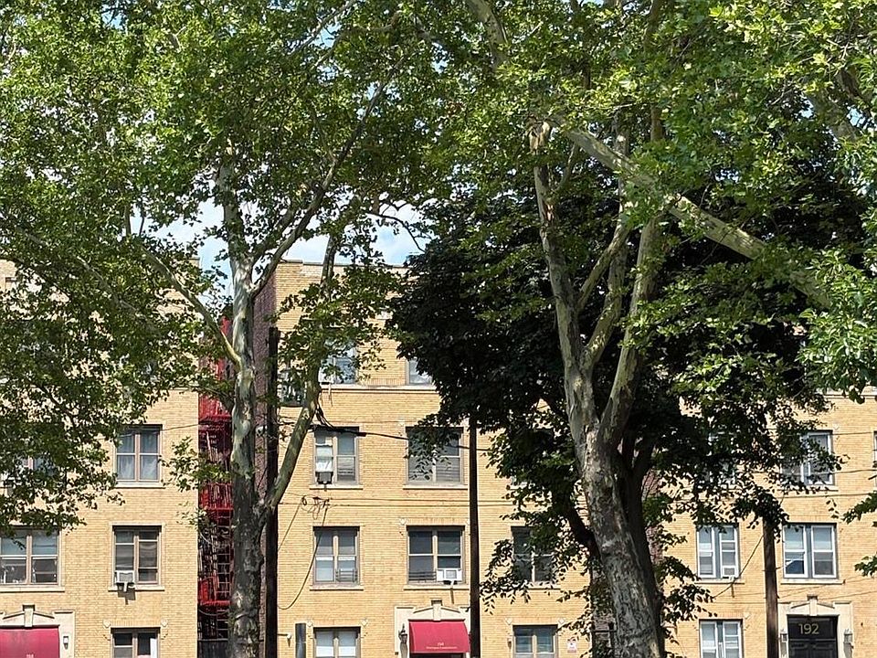 1st image of 194 Kensington Ave #303