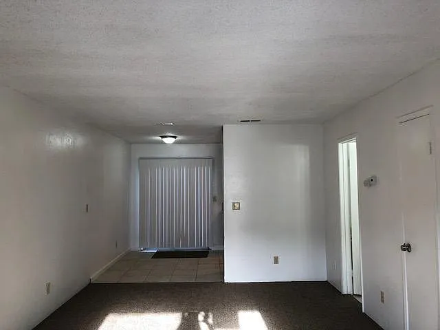 888 Greenfield Ave #F — Photo 2