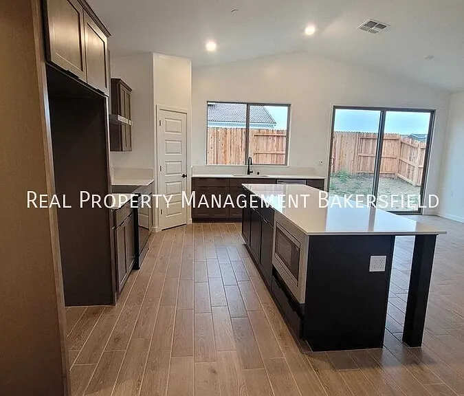 7526 Passionfruit Dr — Photo 6