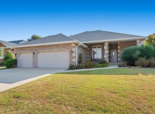2426 S April Ave, Springfield, MO 65807