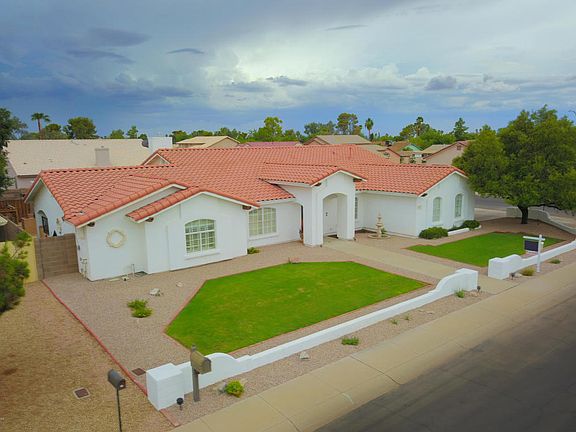 3rd image of 807 E Stonewood Dr