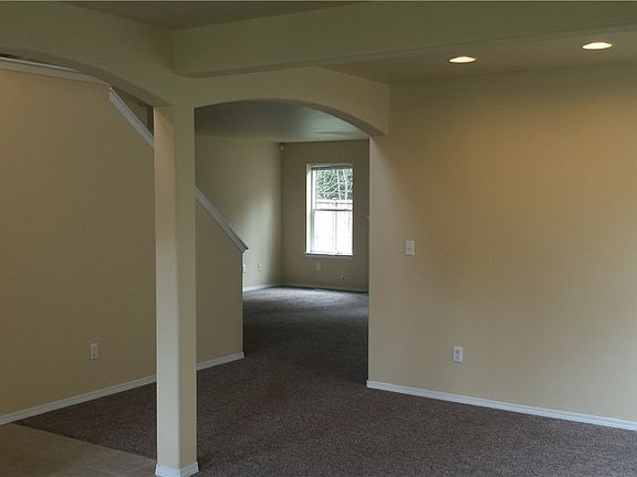 4th image of 19306 207th Street Ct E