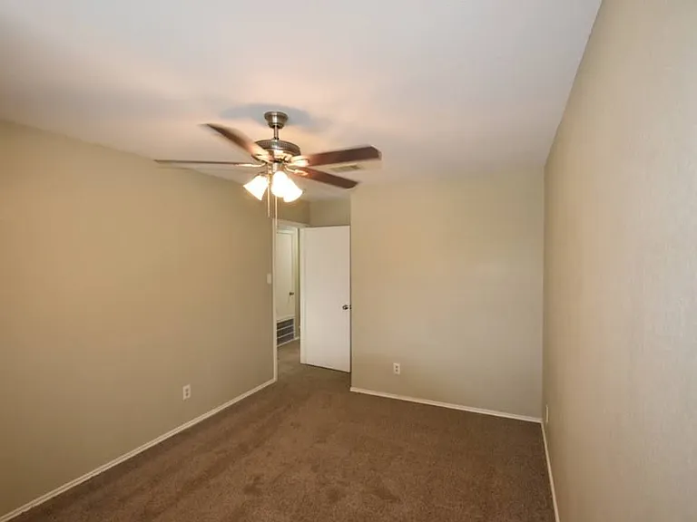 8533 Ohara Ln — Photo 7