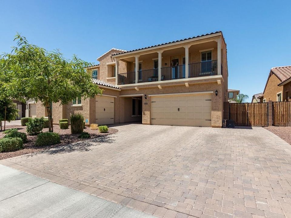 1st image of 1160 E Kingbird Dr