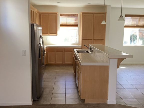 3rd image of 92 Crystalwood Cir