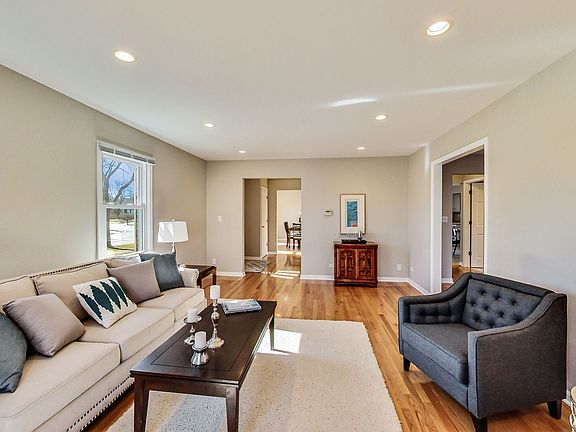 4th image of 614 W Kingsley Dr