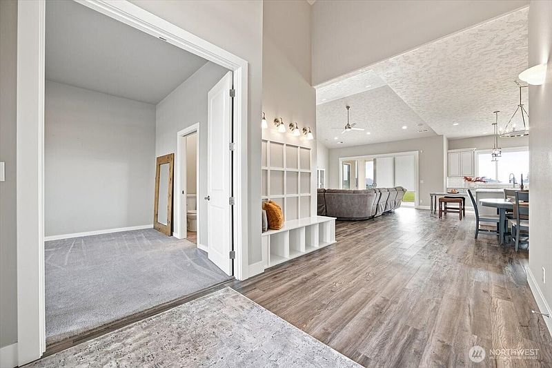 3rd image of 2075 Fraser Dr