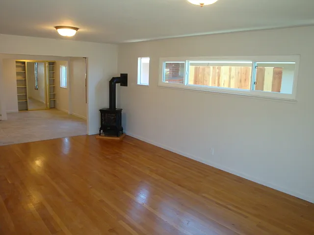 851 Standish Rd — Photo 18
