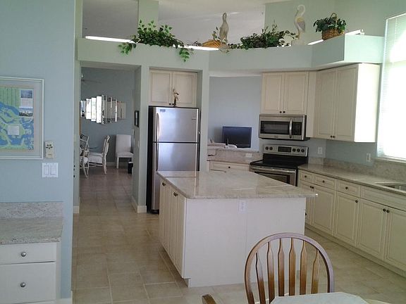 4th image of 133 Vintage Bay Dr #Penthouse 31