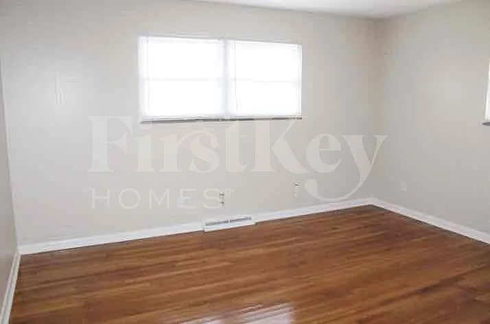 5750 Wallingwood Dr — Photo 8