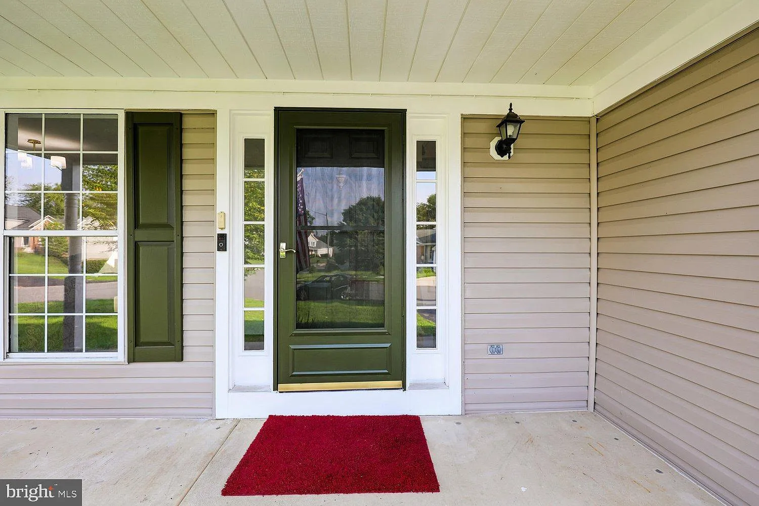4 bed, 2.5 bath, 2972 sqft, $3,800 — Photo 3