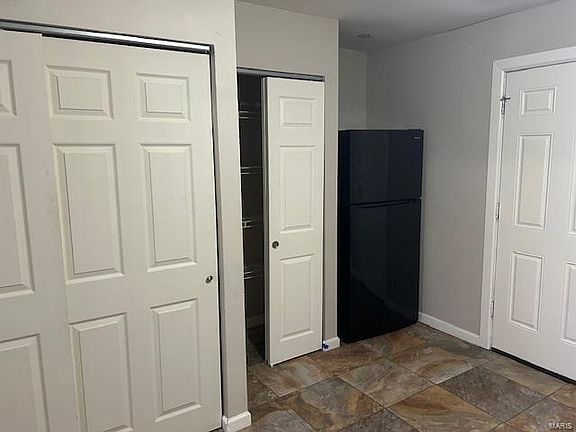 3rd image of 5300 Grove Ave