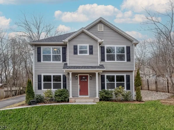 32 Northfield Rd, Long Hill Twp., NJ 07946