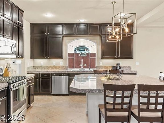 3rd image of 9696 Grayson Hills St