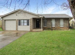 429 E Hillcrest Ln, Mustang, OK 73064
