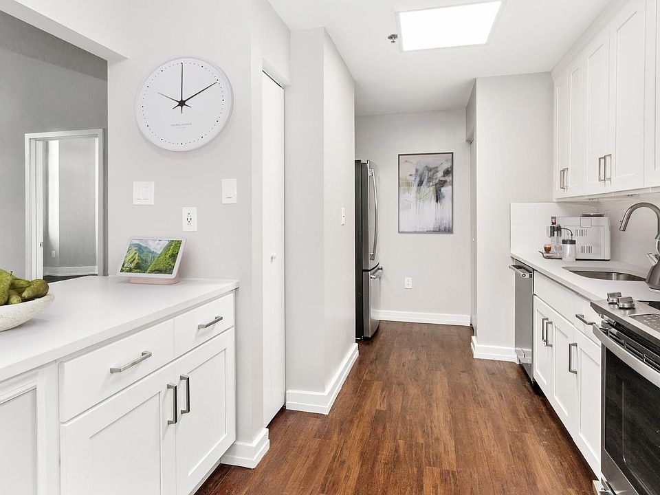 Renovated kitchens with premium finishes are available for upgrade. Ask the leasing team for more details.