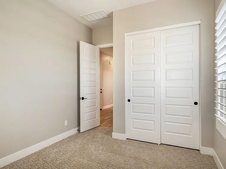 1725 E Questa Dr — Photo 30