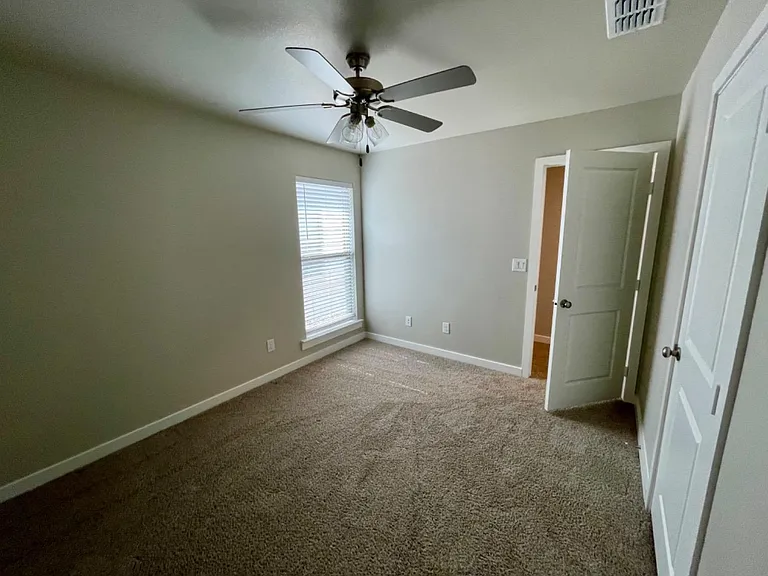 13706 Avenue R — Photo 8
