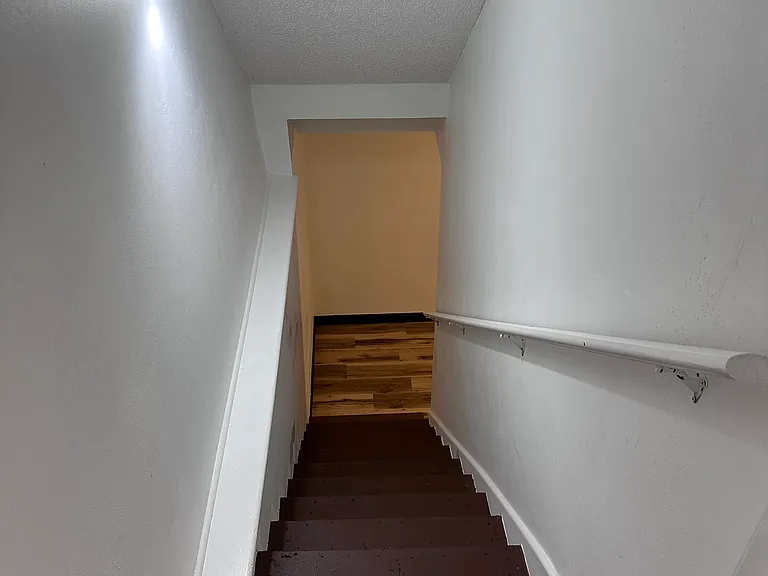 118 Glenstone Ct — Photo 22
