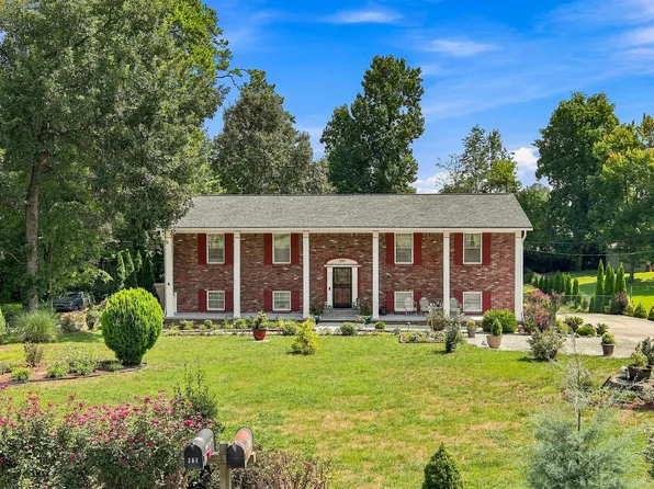 212 Cogdill Rd, Knoxville, TN 37922