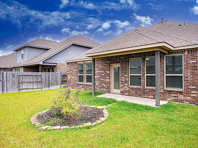 209 Cambria Green Ln — Photo 37