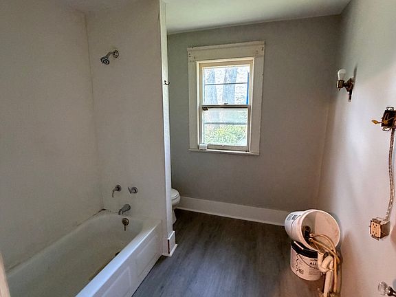 5th image of 1030 S Washington Ave #3