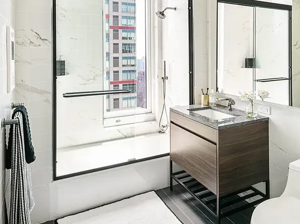 232 East 54th Street image 4 of 15