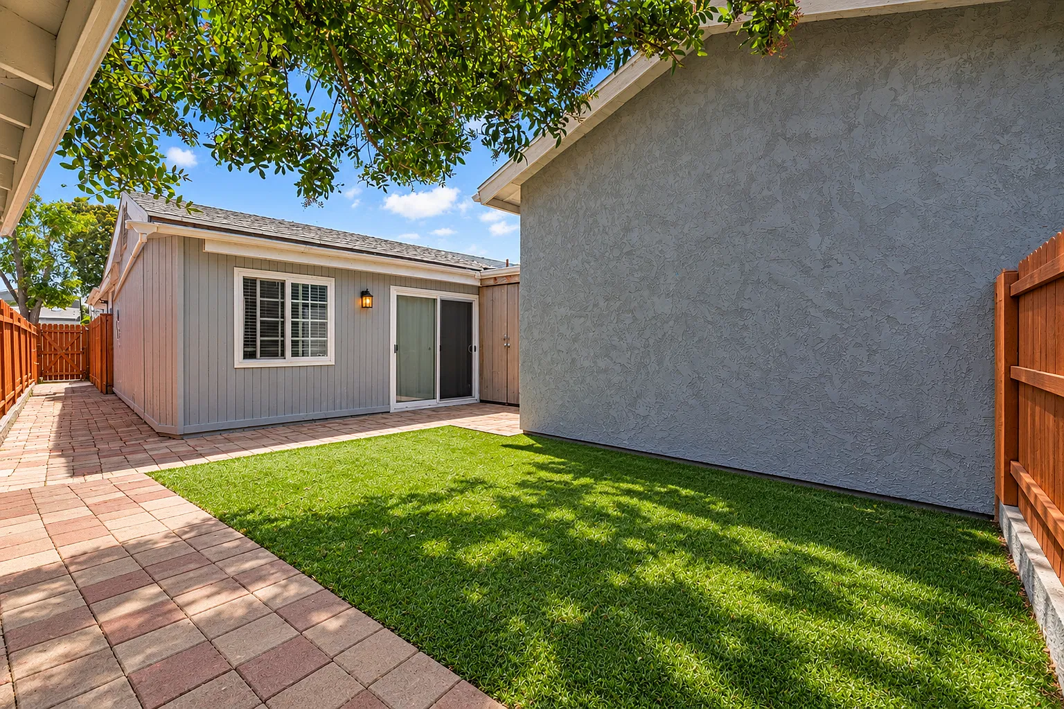 6 bed, 2155 sqft, $8,500 — Photo 2