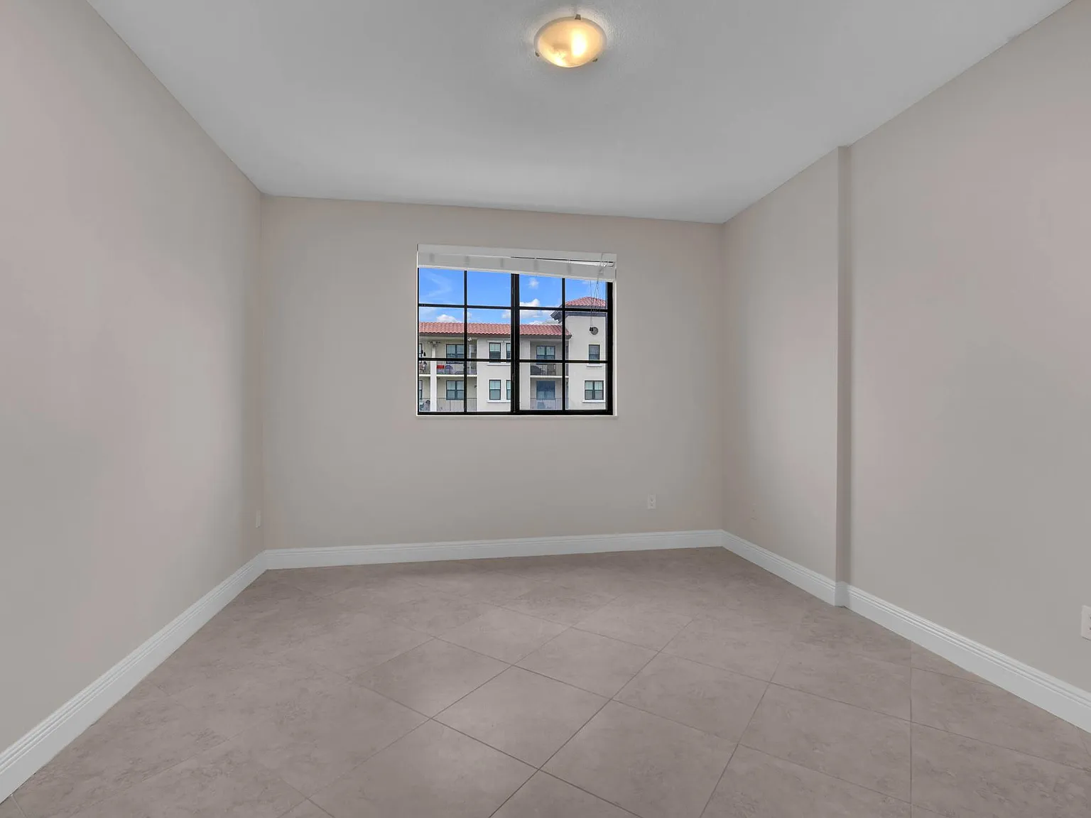 233 S Federal Hwy — Photo 4