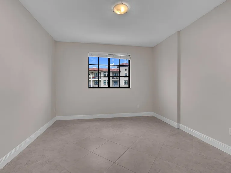 233 S Federal Hwy #603 — Photo 4