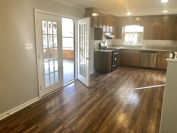 4th image of 6416 Carey Dr