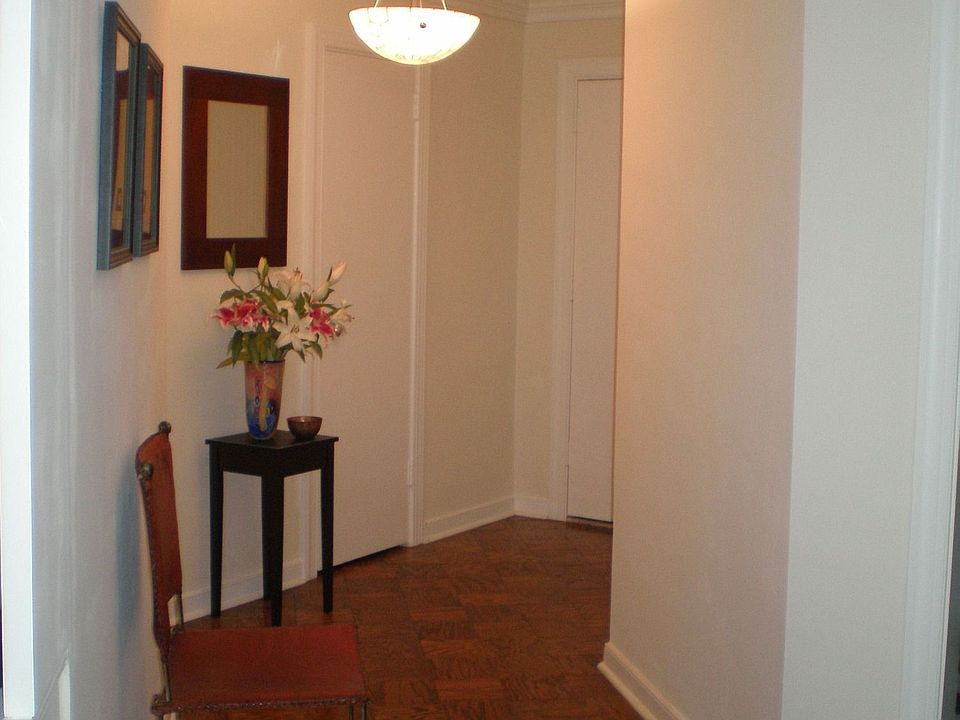 View of entryway from LR