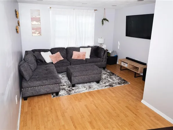 424 Smithfield Ave APT 4, Pawtucket, RI 02860