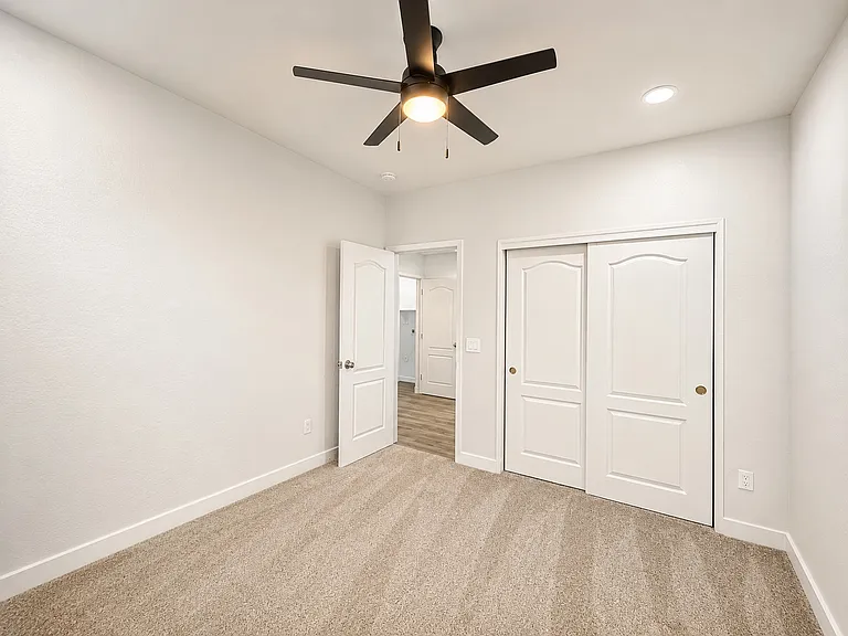 15238 W Custer Ln — Photo 18