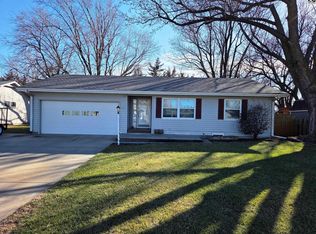 724 Random Rd, Hesston, KS 67062