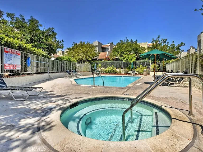 11856 Moorpark St #H — Photo 40