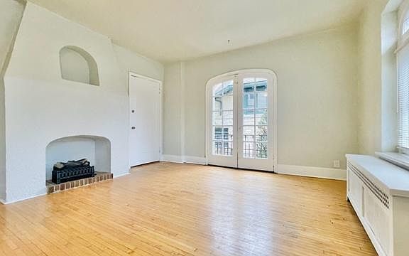 2nd image of 11059 S Hoyne Ave APT 1