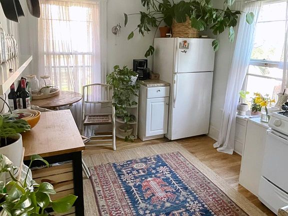 full fridge, oven and gas stove. many appliances available for use as well!