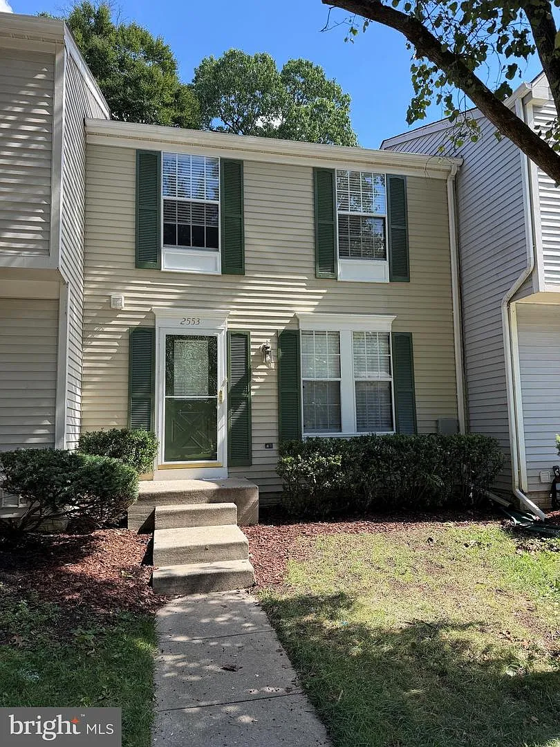 3 bed, 3.5 bath, 1540 sqft, $2,700 — Photo 1
