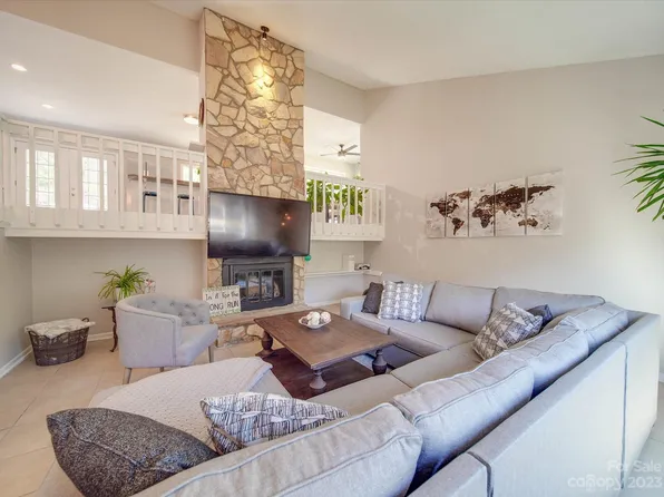 8140 Rittenhouse Cir, Charlotte, NC 28270