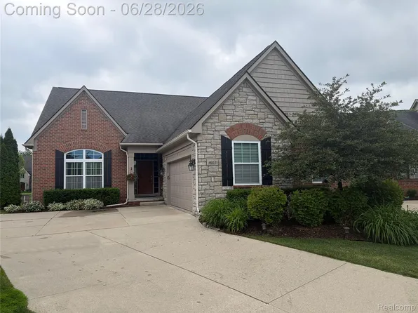 4011 Ardsley Ct, Clarkston, MI 48348