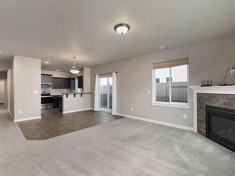 2557 NW Spruce Pl — Photo 7