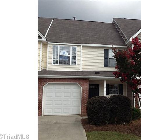 1st image of 218 Blue Robin Way