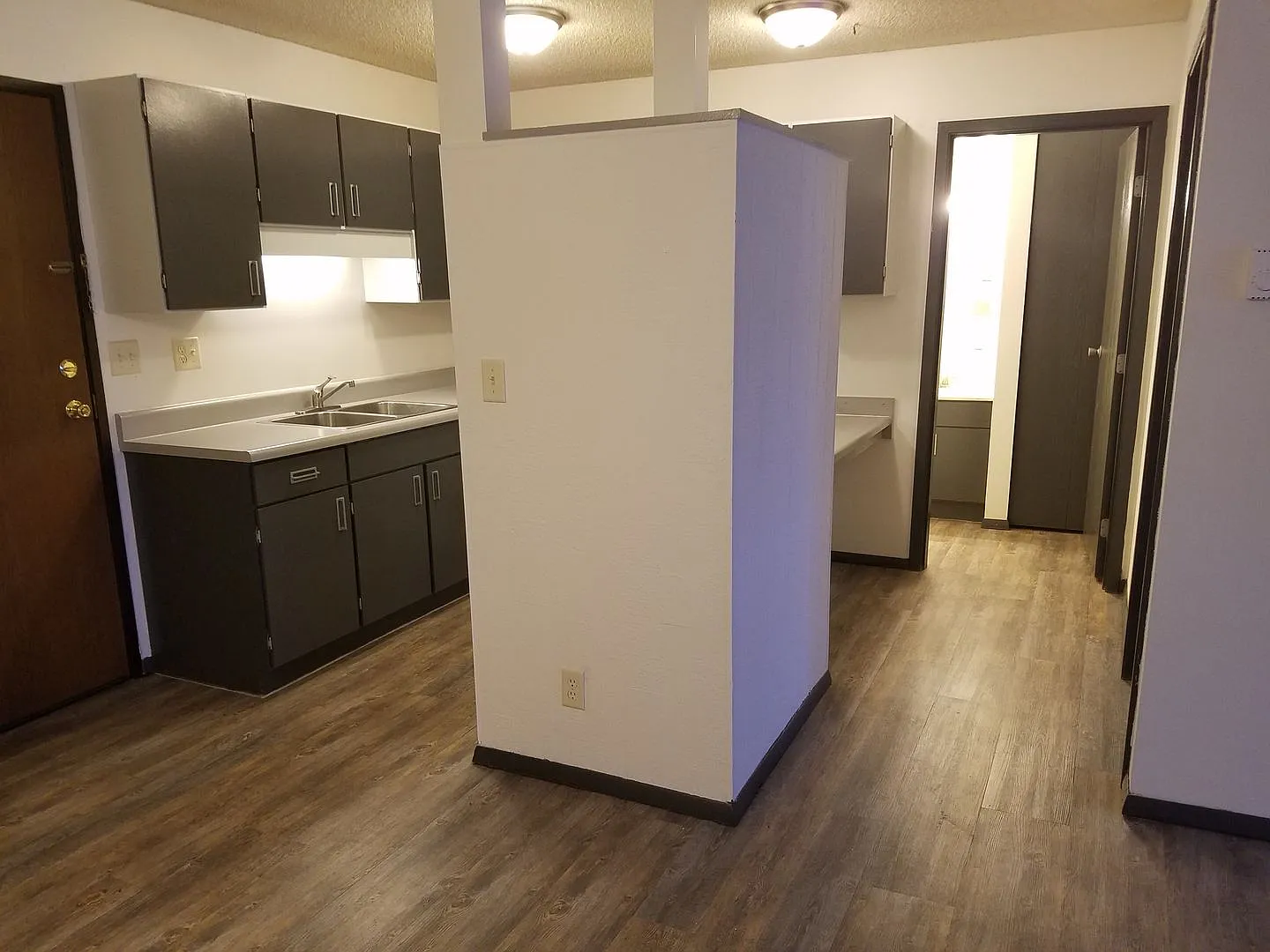 Fairfax Apartments- 1 Bed 1 Bath — Photo 3