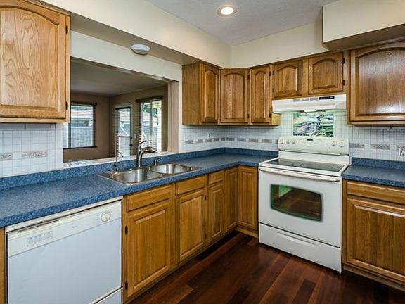 5th image of 1252 Pinecrest Cir