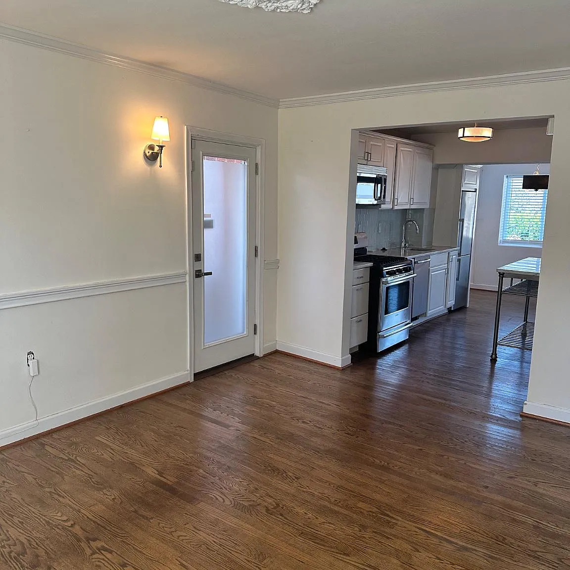 2 bed, 1.0 bath, 958 sqft, $2,200 — Photo 4
