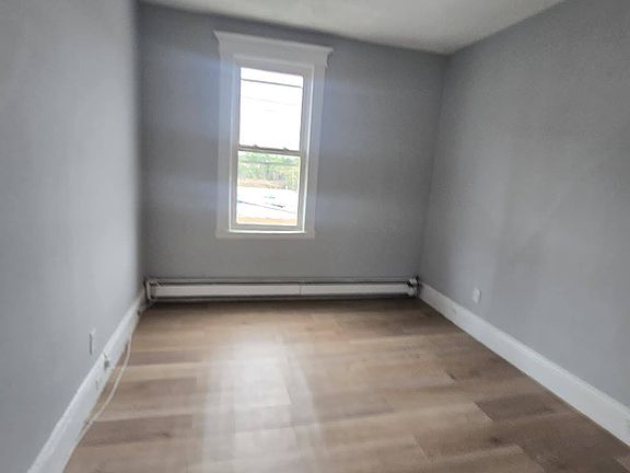 5th image of 185 Avenue E #4L
